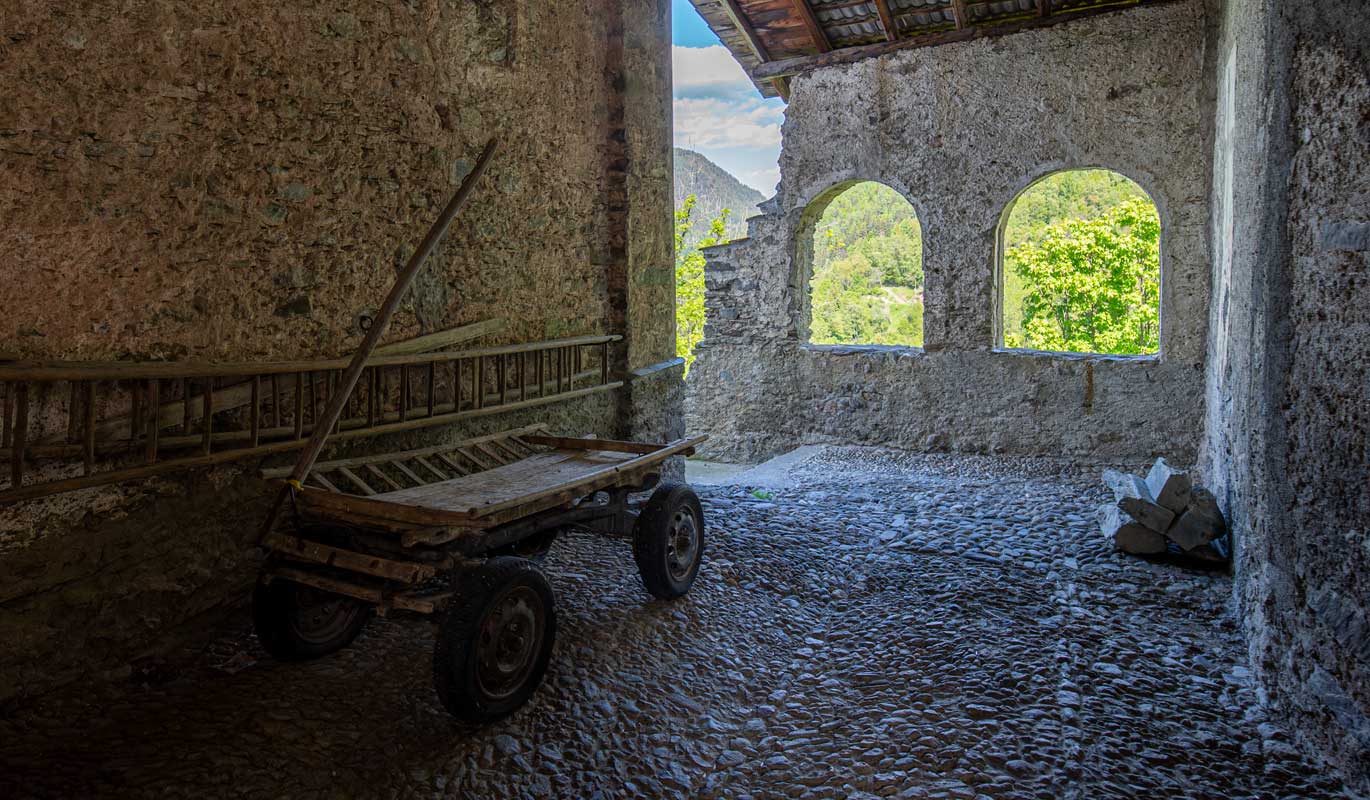 Carona Chiesa S. Omobono esterno