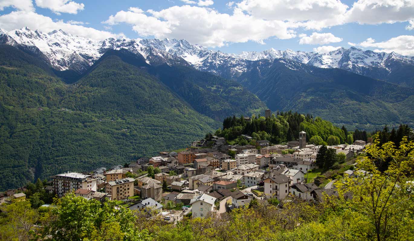 Vista di Teglio e Orobie